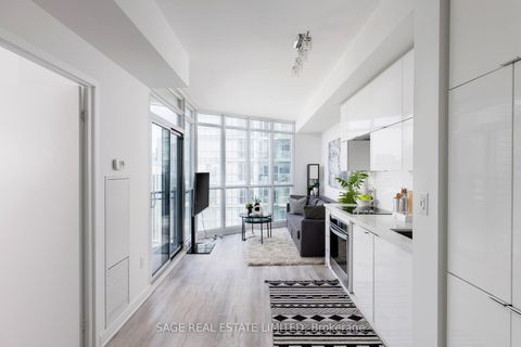 Photo 4 at 4102 - 21 Iceboat Terrace, Waterfront Communities C1, Toronto