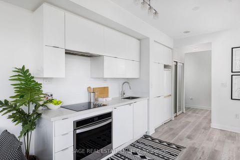 Photo 9 at 4102 - 21 Iceboat Terrace, Waterfront Communities C1, Toronto