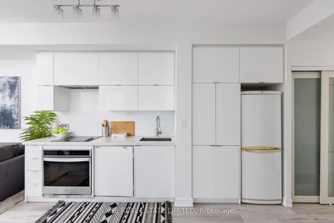 Photo 12 at 4102 - 21 Iceboat Terrace, Waterfront Communities C1, Toronto