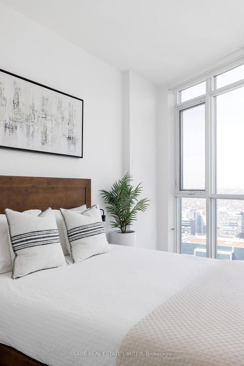 Photo 17 at 4102 - 21 Iceboat Terrace, Waterfront Communities C1, Toronto