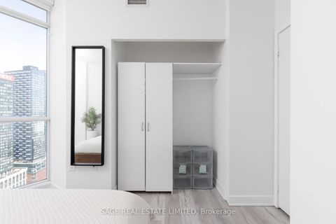 Photo 20 at 4102 - 21 Iceboat Terrace, Waterfront Communities C1, Toronto