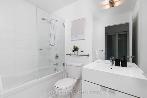 Photo 22 at 4102 - 21 Iceboat Terrace, Waterfront Communities C1, Toronto