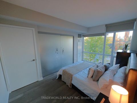 Photo 13 at Th10 - 19 Singer Court, Bayview Village, Toronto