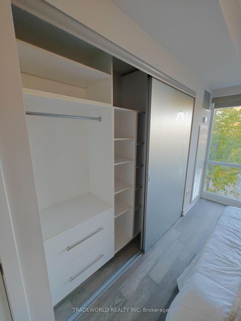 Photo 15 at Th10 - 19 Singer Court, Bayview Village, Toronto