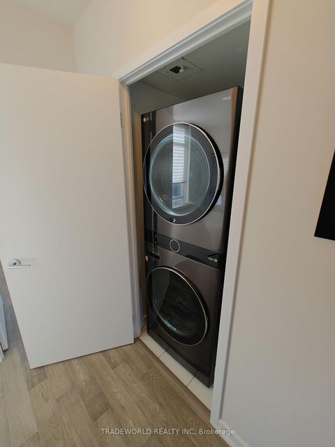 Photo 18 at Th10 - 19 Singer Court, Bayview Village, Toronto