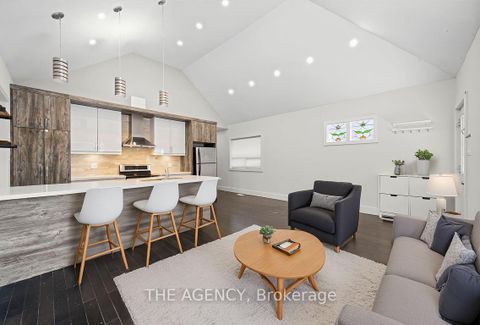 Photo 4 at 26 Gatwick Avenue, Lumsden, Toronto