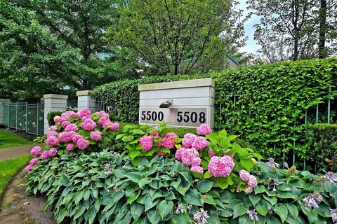 Photo 2 at 1106 - 5500 Yonge Street, Willowdale West, Toronto