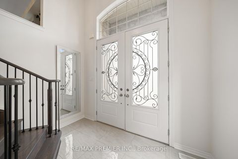 Photo 2 at 30 Bannockburn Drive, Vellore Village, Vaughan