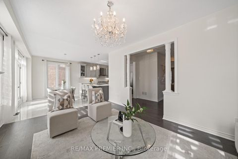 Photo 8 at 30 Bannockburn Drive, Vellore Village, Vaughan