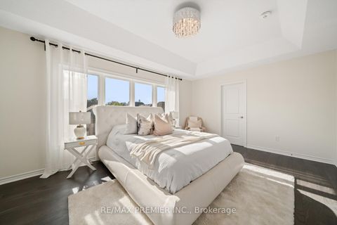 Photo 20 at 30 Bannockburn Drive, Vellore Village, Vaughan