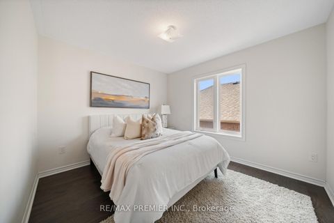 Photo 24 at 30 Bannockburn Drive, Vellore Village, Vaughan