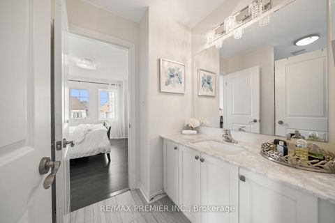 Photo 25 at 30 Bannockburn Drive, Vellore Village, Vaughan