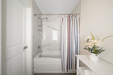 Photo 32 at 30 Bannockburn Drive, Vellore Village, Vaughan