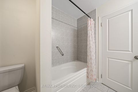 Photo 39 at 30 Bannockburn Drive, Vellore Village, Vaughan