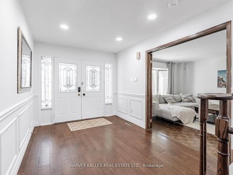 Photo 3 at 85 Franmore Circle, Yorkhill, Vaughan
