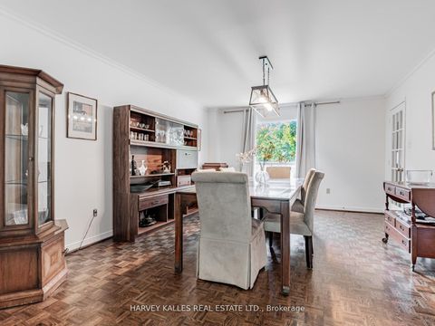 Photo 7 at 85 Franmore Circle, Yorkhill, Vaughan