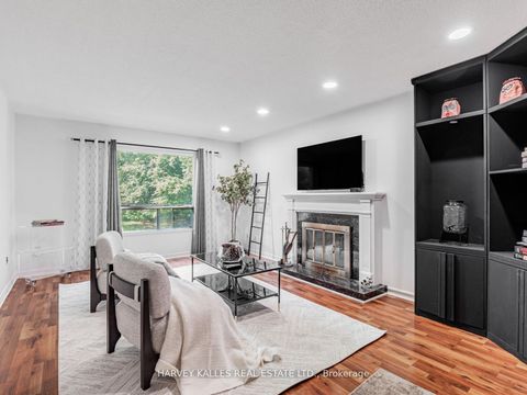 Photo 11 at 85 Franmore Circle, Yorkhill, Vaughan