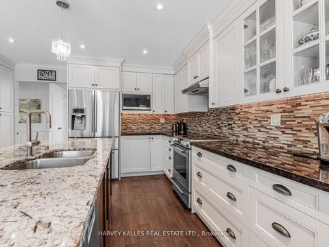 Photo 12 at 85 Franmore Circle, Yorkhill, Vaughan