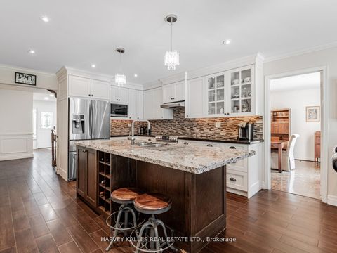 Photo 13 at 85 Franmore Circle, Yorkhill, Vaughan