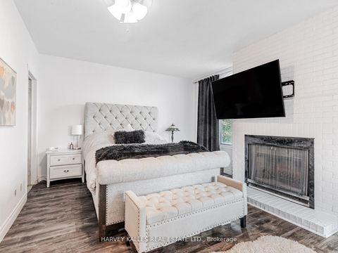 Photo 22 at 85 Franmore Circle, Yorkhill, Vaughan