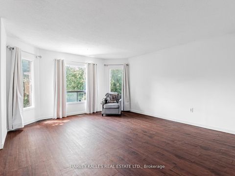 Photo 26 at 85 Franmore Circle, Yorkhill, Vaughan