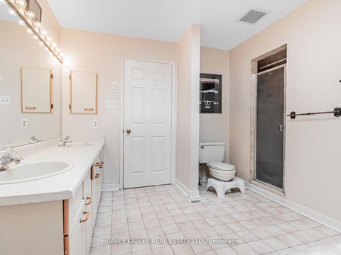 Photo 32 at 85 Franmore Circle, Yorkhill, Vaughan