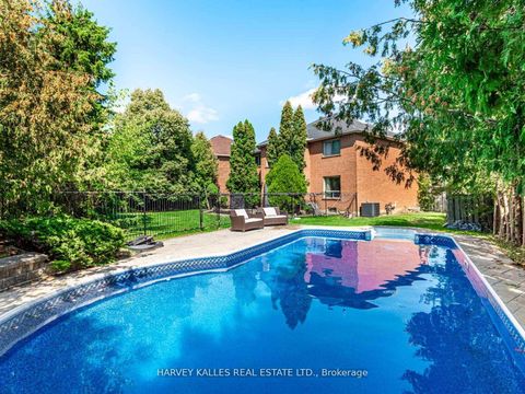 Photo 34 at 85 Franmore Circle, Yorkhill, Vaughan