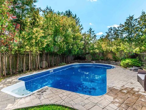 Photo 35 at 85 Franmore Circle, Yorkhill, Vaughan