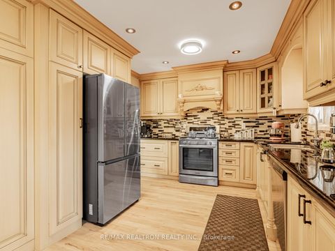 Photo 8 at 24 Justus Drive, Devonsleigh, Richmond Hill