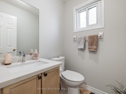 Photo 10 at 24 Justus Drive, Devonsleigh, Richmond Hill