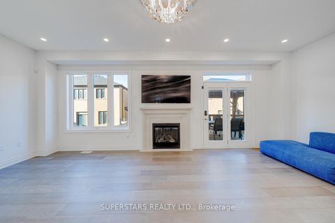 Photo 3 at 40 Boiton Street, Rural Richmond Hill, Richmond Hill