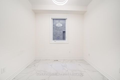 Photo 10 at 40 Boiton Street, Rural Richmond Hill, Richmond Hill