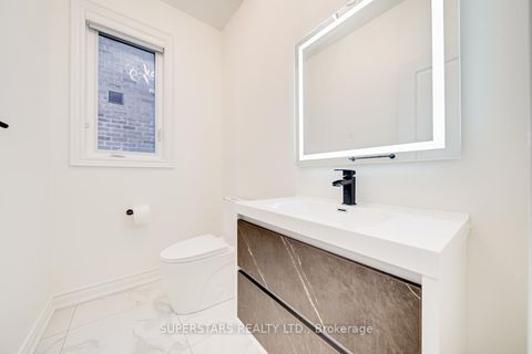 Photo 11 at 40 Boiton Street, Rural Richmond Hill, Richmond Hill