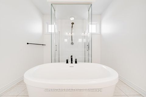 Photo 17 at 40 Boiton Street, Rural Richmond Hill, Richmond Hill