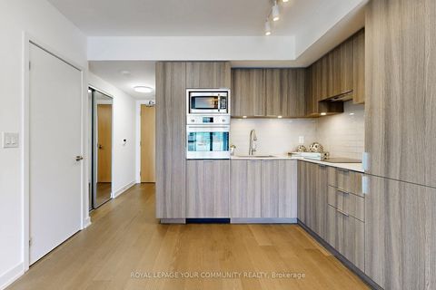 Photo 11 at 2604 - 11 Wellesley Street W, Bay Street Corridor, Toronto