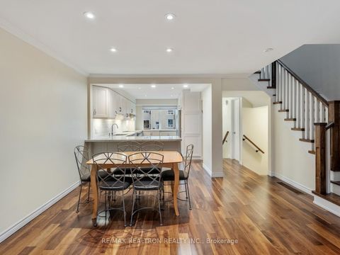 Photo 9 at 25 Wild Gingerway Road, Bathurst Manor, Toronto