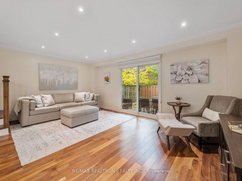 Photo 12 at 25 Wild Gingerway Road, Bathurst Manor, Toronto