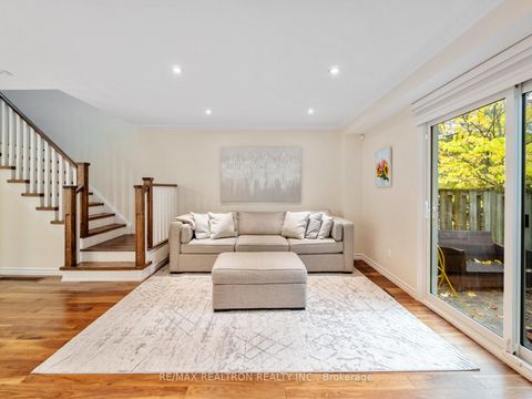 Photo 14 at 25 Wild Gingerway Road, Bathurst Manor, Toronto