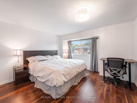 Photo 19 at 25 Wild Gingerway Road, Bathurst Manor, Toronto