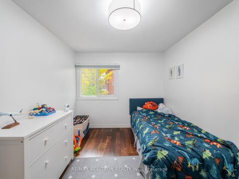 Photo 28 at 25 Wild Gingerway Road, Bathurst Manor, Toronto