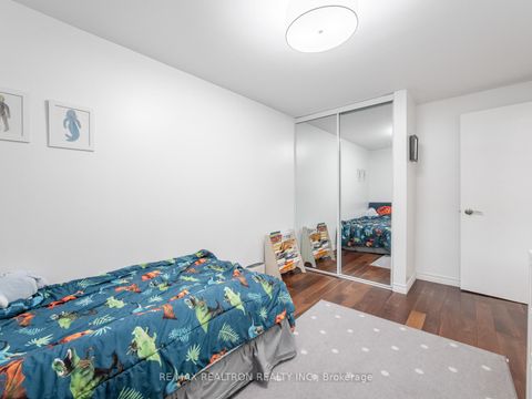 Photo 29 at 25 Wild Gingerway Road, Bathurst Manor, Toronto