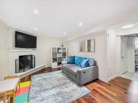 Photo 31 at 25 Wild Gingerway Road, Bathurst Manor, Toronto