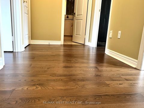 Photo 5 at 40 Toscana Road, Sonoma Heights, Vaughan