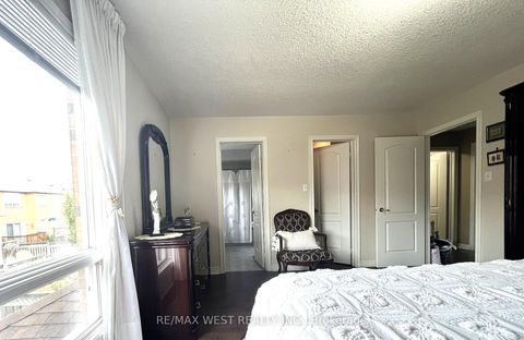 Photo 7 at 40 Toscana Road, Sonoma Heights, Vaughan