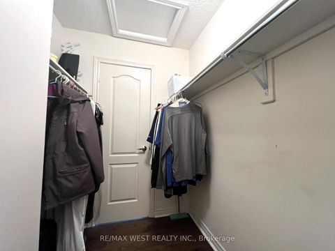 Photo 8 at 40 Toscana Road, Sonoma Heights, Vaughan