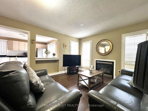 Photo 14 at 40 Toscana Road, Sonoma Heights, Vaughan