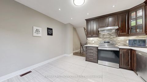 Photo 12 at 461 Warden Avenue, Oakridge, Toronto