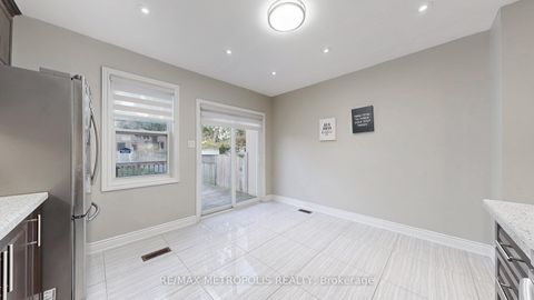 Photo 13 at 461 Warden Avenue, Oakridge, Toronto