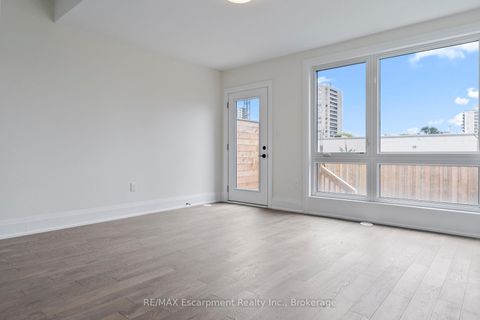 Photo 5 at 2 - 138 EAST Street, BR Bronte, Oakville