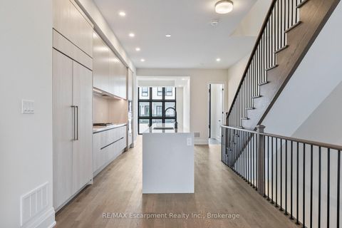 Photo 15 at 2 - 138 EAST Street, BR Bronte, Oakville